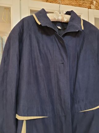 Gabardina/ trench ligero impecable