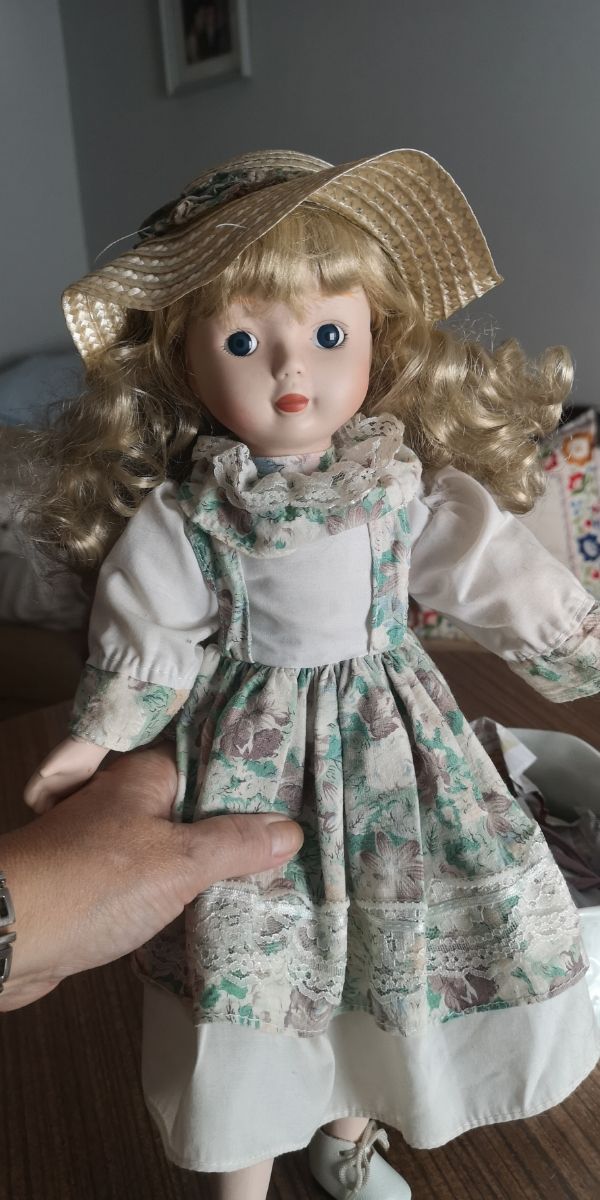 Muñeca vitans de porcelana