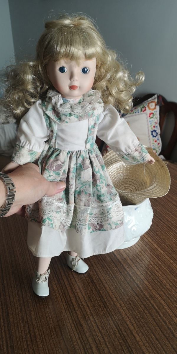 Muñeca vitans de porcelana