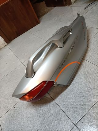 Tapa lateral Suzuki burgman 650