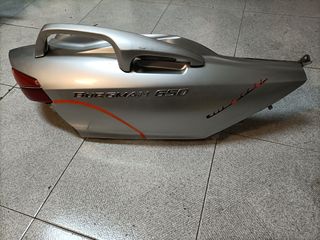 Tapa lateral Suzuki burgman 650