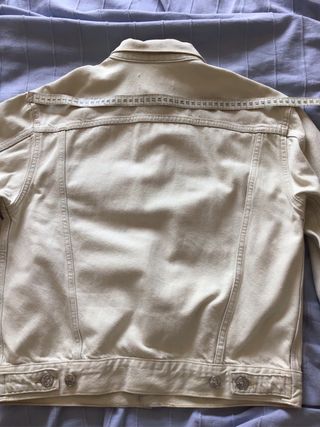 Cazadora vaquera oversize de Mango 
