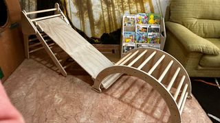 balancin forma de arco, mesa infantil triangulo 