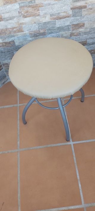 Mesa salón color cerezo