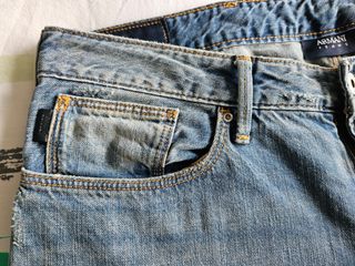 Vaquero Armani roto