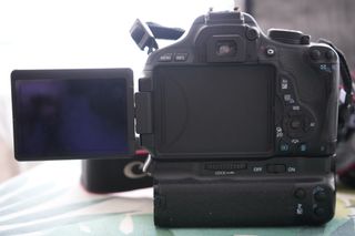 Cámara Canon 600D + accesorios