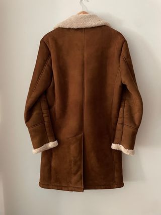 abrigo marron de ante