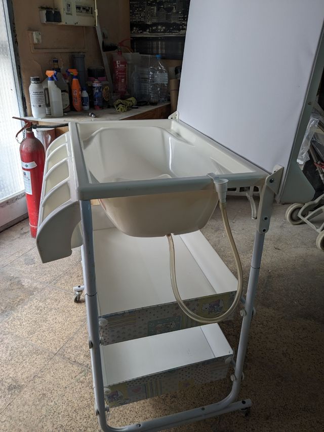 Cambiador y bañera para niños