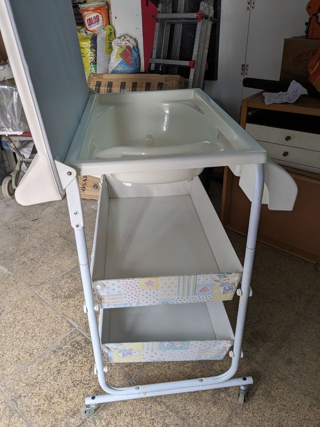 Cambiador y bañera para niños