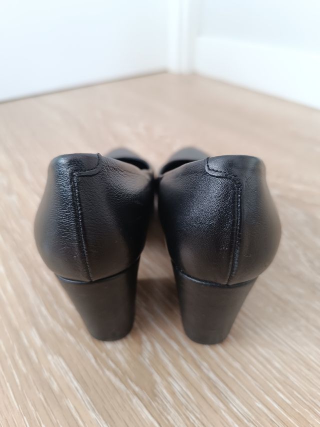 Zapato Salón negro piel