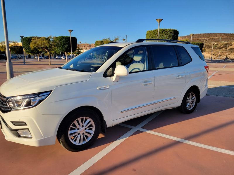 SsangYong Rodius 2018 - foto 1