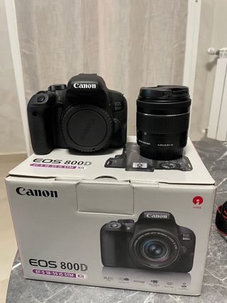 Fotocamera Canon EOS 800D + obiettivo EF-S 18-55