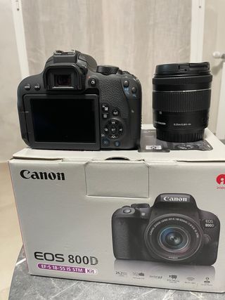 Fotocamera Canon EOS 800D + obiettivo EF-S 18-55