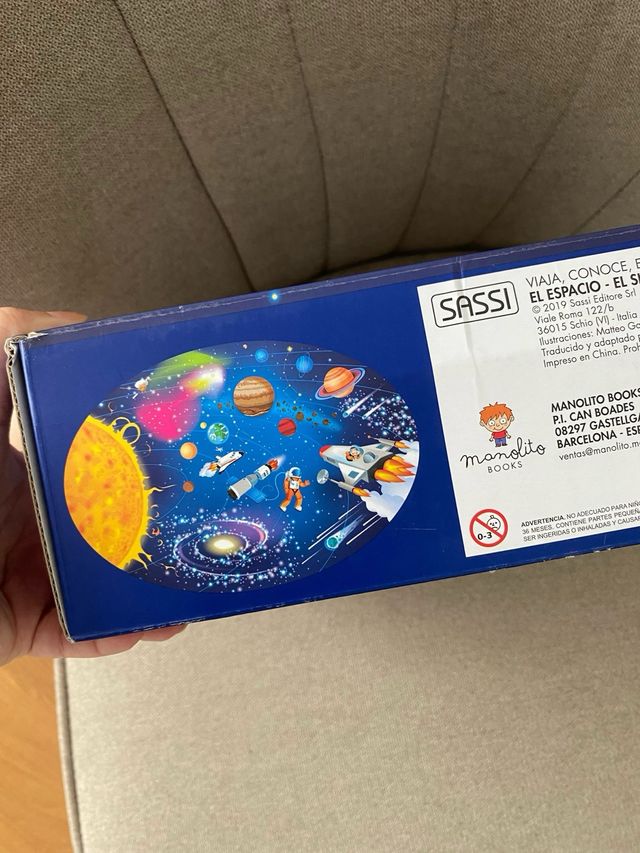 puzzle redondo del universo y el espacio