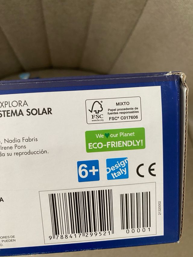 puzzle redondo del universo y el espacio