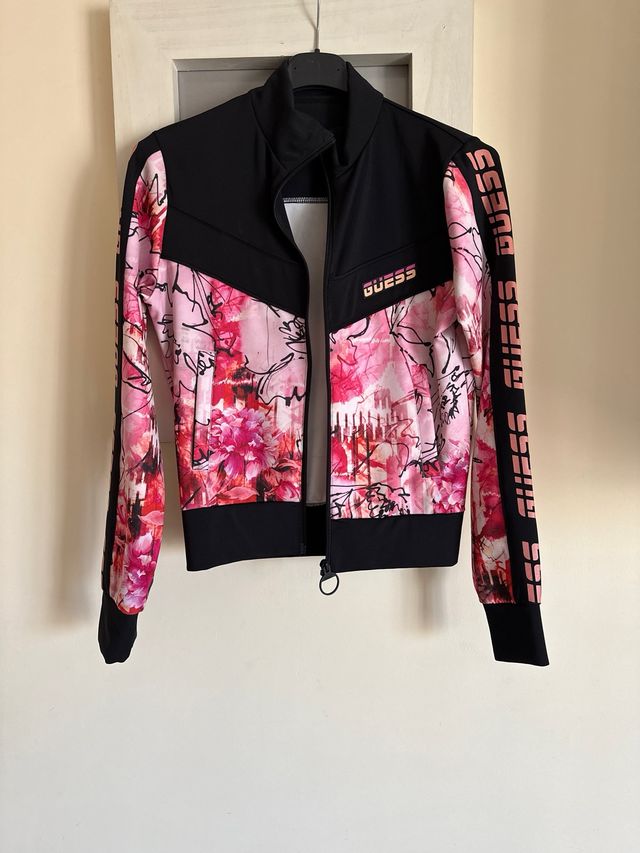 chaqeta guess
