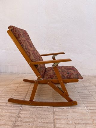 Mecedora infantil de madera