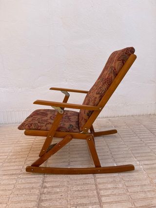 Mecedora infantil de madera