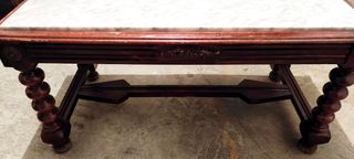 Mesa de centro en madera y marmol