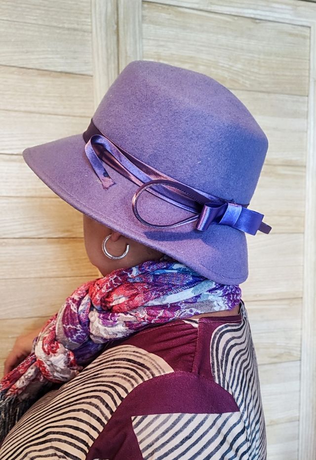 Sombrero de mujer violeta