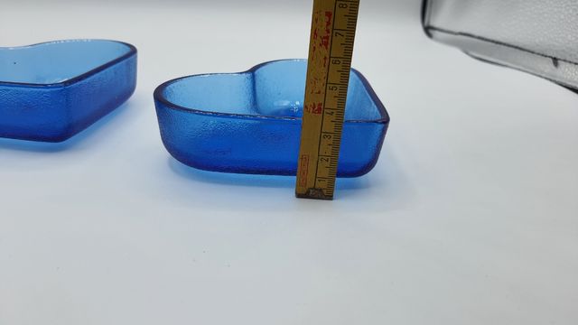 ciotole(12 pz.)vetro blu nuove.Forma Cuore.Italy.