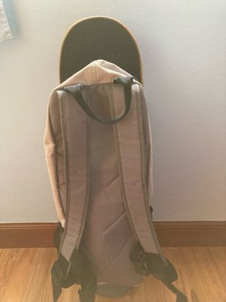 skate con mochila