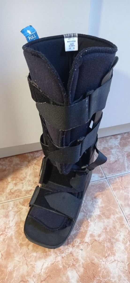 Bota Walker inmovilizado pie derecho