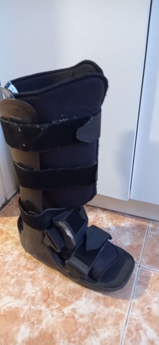 Bota Walker inmovilizado pie derecho