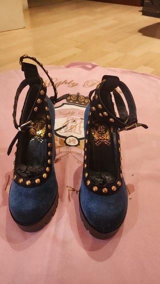 Preciosos zapatos nuevos highly prepy.