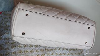 Bolso grande de hombro rosa vieja Guess