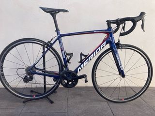 Bicicleta de carbono carretera MeridaScultur4000