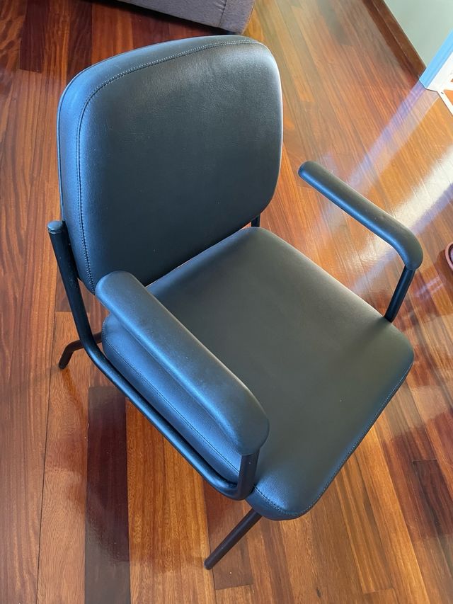 Silla con reposabrazos