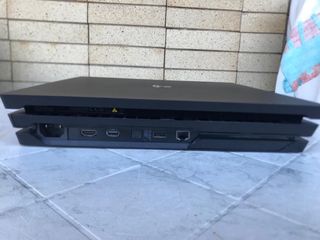 PlayStation 4 pro 1 Tb
