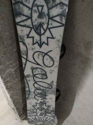 Tabla snowboard con fijaciones