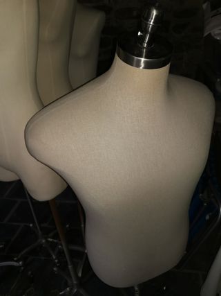 8 Bustos maniquí hombre y mujer. todos 190 euros.
