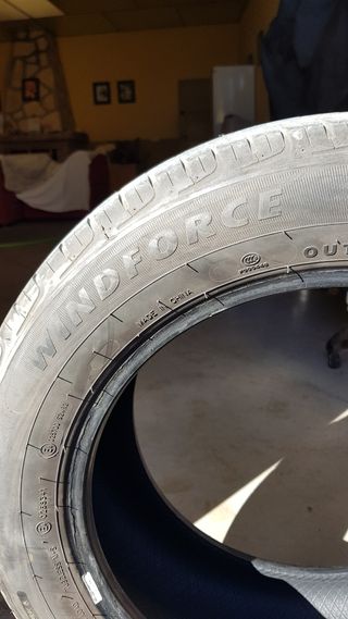 Ruedas de coche con un 90% de vida.