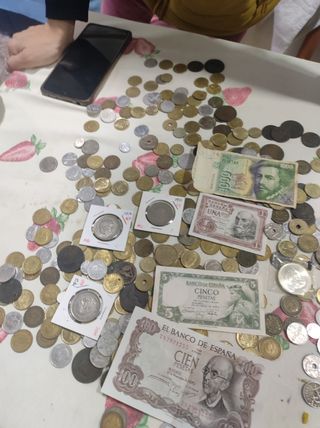 Vendo pesetas