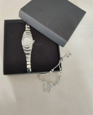 Reloj de pulsera con caja