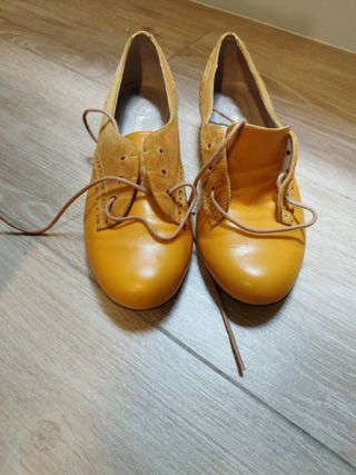 Zapatos piel amarilla T37