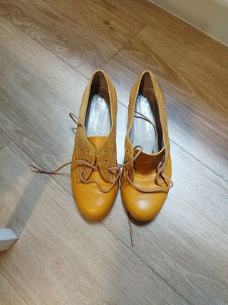 Zapatos piel amarilla T37