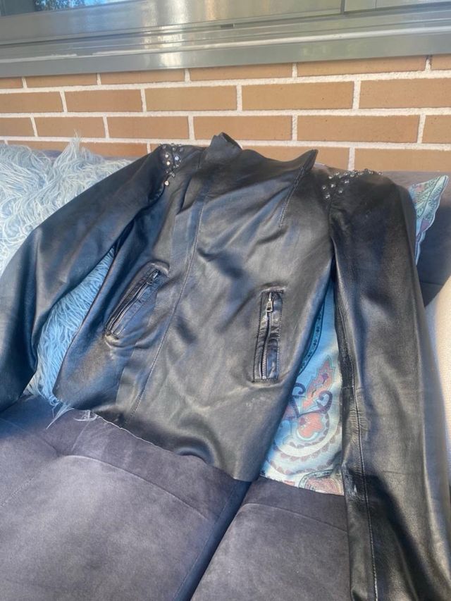 Chaqueta de piel. Zara