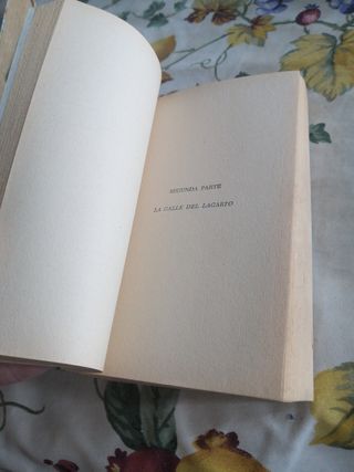 Libro lectura antiguo