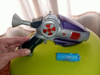 Pistolas lanzaderas juguetes