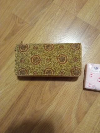 Monedero , billetero, bolso de mano