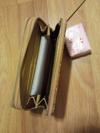 Monedero , billetero, bolso de mano