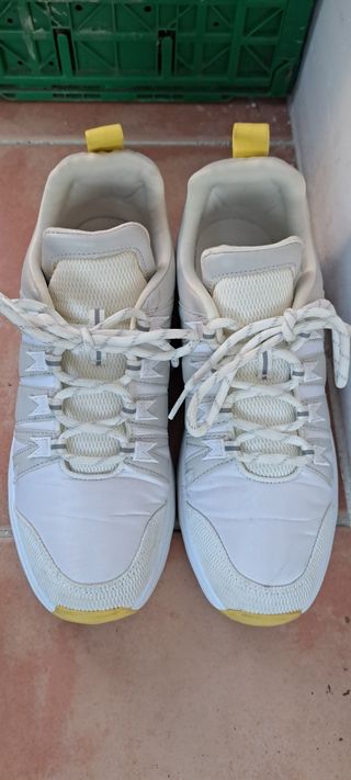 Zapatillas marca Zara, talla 40