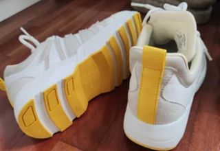 Zapatillas marca Zara, talla 40