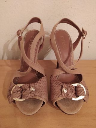 GUESS - sandalias tacón beige 37