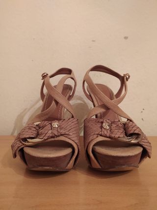 GUESS - sandalias tacón beige 37