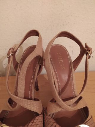 GUESS - sandalias tacón beige 37